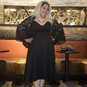 Rue107 black strapless dress w/out belt.